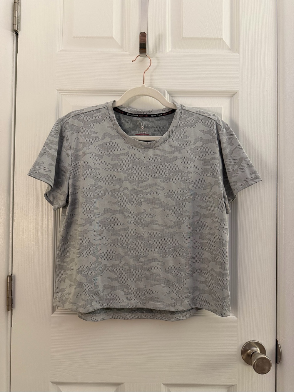 Spyder Active Gray Digital Camo Athletic Crop Top Large